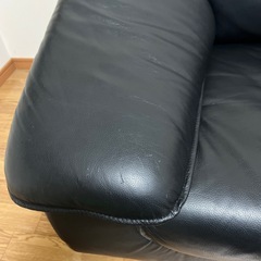 美品 レザー 2人掛けソファ 黒 傷少なめ 松山 引き取り限定の画像