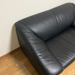 美品 レザー 2人掛けソファ 黒 傷少なめ 松山 引き取り限定の画像