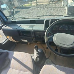 ISUZUエルフトラック・MT5速・6人乗り・ガソリン車・1.2トンキャブオーバの画像