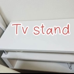 美しい白いテレビ台の画像