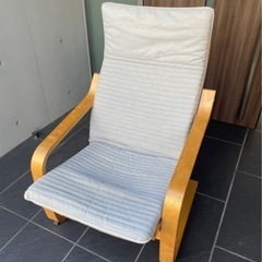 IKEAイケアのリラックスチェア　名作ポエングの画像