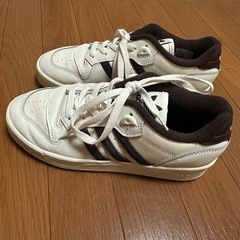 スニーカーの画像