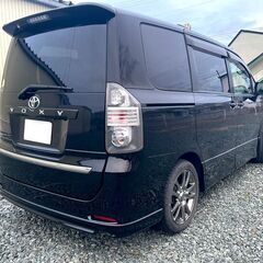 保証人不要【自社ローン＆リース】でOK😉「けっこうブラック･･･」という方でも乗れます💕信用情報の照会ありません🥰＜業界最安＞車検長い！トヨタ　ヴォクシー　ZS　入荷です♪　お急ぎの方もどうぞの画像