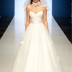 Alan Hannah ウェディングドレスの画像