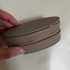 ete オーバル アクセサリーケース グレーベージュの画像