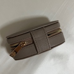 ete オーバル アクセサリーケース グレーベージュの画像