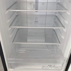 (送料無料) 2021年 極美品 150L 冷蔵庫 霜取り不用 強化ガラス製棚 大容量ドアポケット ⑤の画像