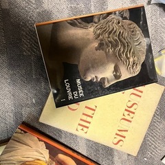 ルーブル　美術館　本の画像