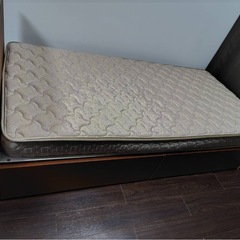 収納付きシングルベッドの画像