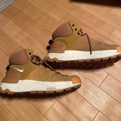 NIKE シティ　クラシック　ブーツ　スニーカーの画像