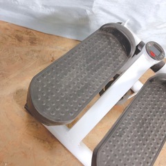 家で勝手に脚が細くなる!?静かに踏める有酸素ステッパー★ダイエット応援マシン♪の画像