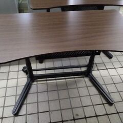 定価4万以上　展示引き上げ品　置き場所無いので3千円ポッキリ　昇降式　パソコンデスク　テーブル　机　の画像