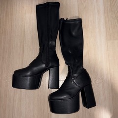 ニーハイブーツの画像