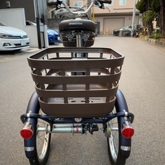 【ブリヂストン】 ラクットワゴンFW0B40電動アシスト三輪車 ネイビーの画像