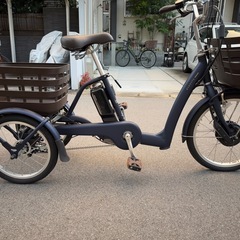 【ブリヂストン】 ラクットワゴンFW0B40電動アシスト三輪車 ネイビーの画像