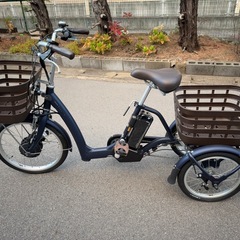 【ブリヂストン】 ラクットワゴンFW0B40電動アシスト三輪車 ネイビーの画像