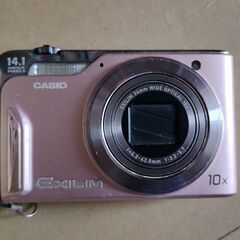 三脚とデジカメの画像