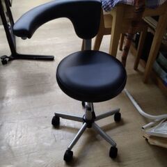 定価3万円以上　お洒落な イス　昇降式　高級　チェア　楽々チェア　キッチンカウンター チェア　の画像