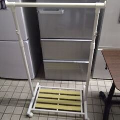 展示引き上げ品　棚付　ハンガーラック　伸縮式　お洒落　ハンガー　ラック　物干し竿の画像