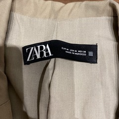 ZARA クロップド丈　ジャケットの画像