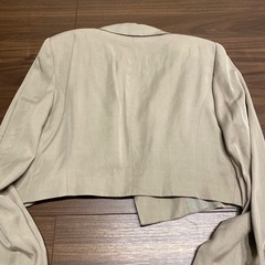 ZARA クロップド丈　ジャケットの画像