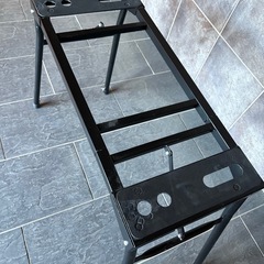 キーボードスタンド（足下スッキリ四つ脚、段階式の高さ調整）の画像