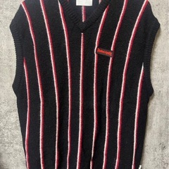 元値8000円ニットベストの画像