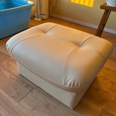 カリモク、オットマンの画像