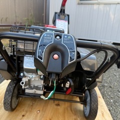 現金特価　小型エンジン式除雪機 Briggs ＆ Stratton 1222EEの画像