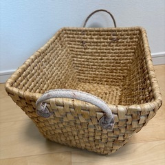 籐のカゴの画像