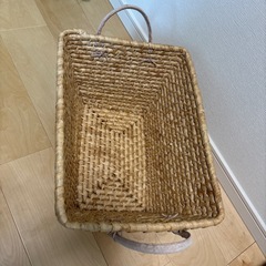 籐のカゴの画像