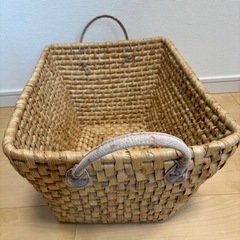 籐のカゴの画像