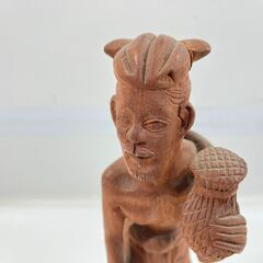 木彫り 木製 置物 バリ島 男性像 幅7cm×奥行8cm×高さ33cmの画像