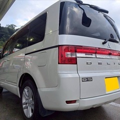 走行10万キロ台☆フリップダウンモニター付き 8人乗り☆月々1.3万円〜分割払い可❗️車検2年付き！大人気☆三菱 デリカD:5☆HDDナビ付き☆DVD見れます☆便利なバックカメラ付き☆ETC付き☆電動スライドドア☆純正アルミ☆ドライブレコーダー付きのフル装備☆事故修復歴無し☆車内広々三列シート‼️の画像