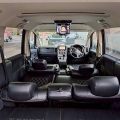 走行10万キロ台☆フリップダウンモニター付き 8人乗り☆月々1.3万円〜分割払い可❗️車検2年付き！大人気☆三菱 デリカD:5☆HDDナビ付き☆DVD見れます☆便利なバックカメラ付き☆ETC付き☆電動スライドドア☆純正アルミ☆ドライブレコーダー付きのフル装備☆事故修復歴無し☆車内広々三列シート‼️の画像