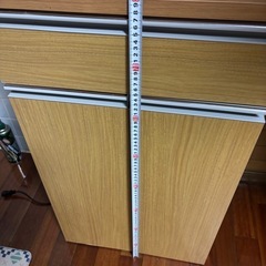 棚　キャビネット　
レンジを置いてました。引き出し有り、ストック品等入れて便利です。綺麗です。の画像