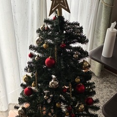 【ほぼ新品】クリスマスツリーフルセット（オーナメント/LEDライト付き）の画像