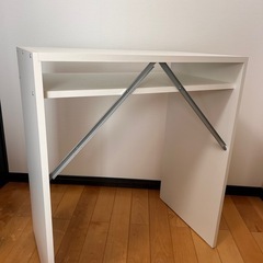 IKEA 机　ホワイトの画像