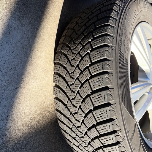 【取引完了】本日限定　ノア　ヴォクシー　スタッドレスタイヤ　4本セット　195/65R1515