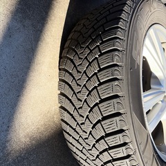 【取引完了】本日限定　ノア　ヴォクシー　スタッドレスタイヤ　4本セット　195/65R1515の画像