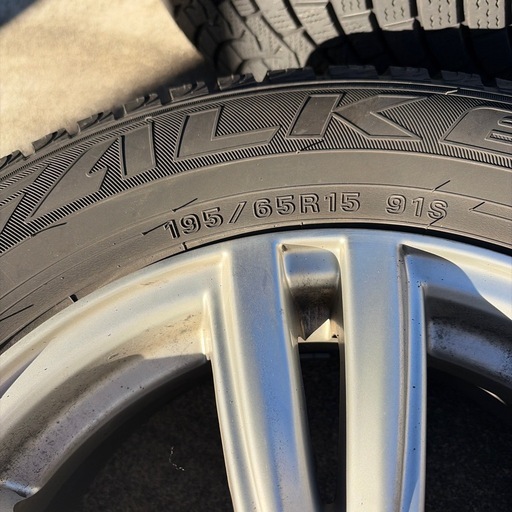 【取引完了】本日限定　ノア　ヴォクシー　スタッドレスタイヤ　4本セット　195/65R1515
