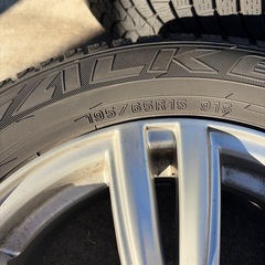 【取引完了】本日限定　ノア　ヴォクシー　スタッドレスタイヤ　4本セット　195/65R1515の画像