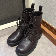 レースアップブーツの画像