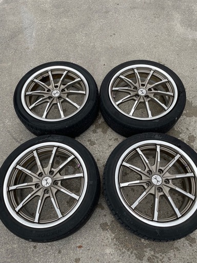 夏用タイヤ（215 45ZR 18）