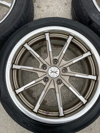 夏用タイヤ（215 45ZR 18）