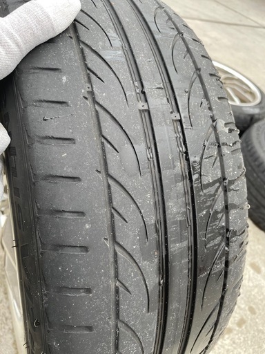 夏用タイヤ（215 45ZR 18）