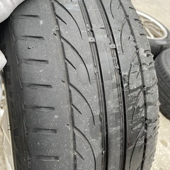 夏用タイヤ（215 45ZR 18）の画像