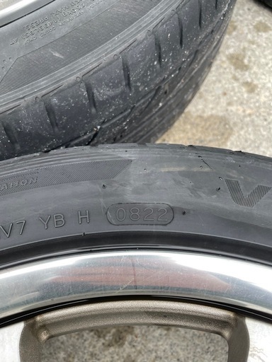 夏用タイヤ（215 45ZR 18）