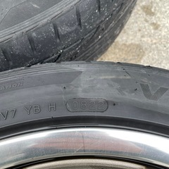 夏用タイヤ（215 45ZR 18）の画像