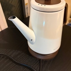 電気ケトルの画像